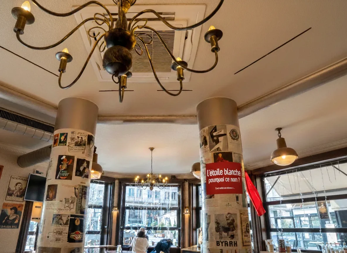 Restaurant dining room with anecdote cards on the columns